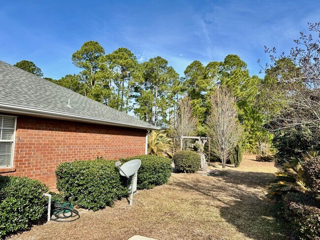 Building Photo - 7530 Treasure St
