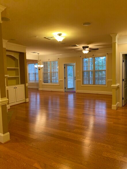 Dining & Living - 3314 Starboard Way