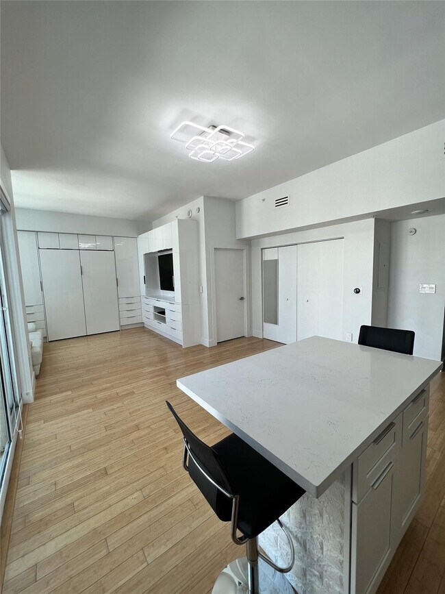 Building Photo - 133 NE 2nd Ave