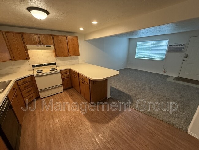 Building Photo - 1227 2nd St