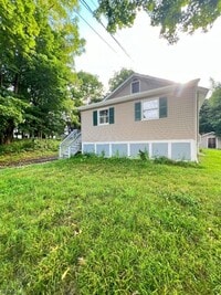 Building Photo - 285 Rutherford Ave