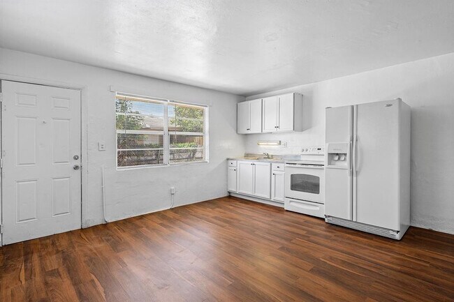 Building Photo - 279 SW 1st St