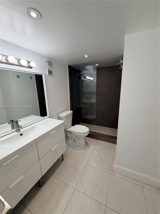 Building Photo - 501 E Dania Beach Blvd