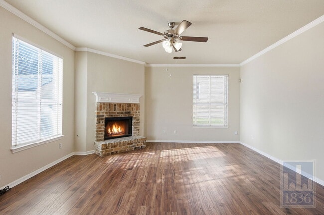 Building Photo - 1110 Water Birch