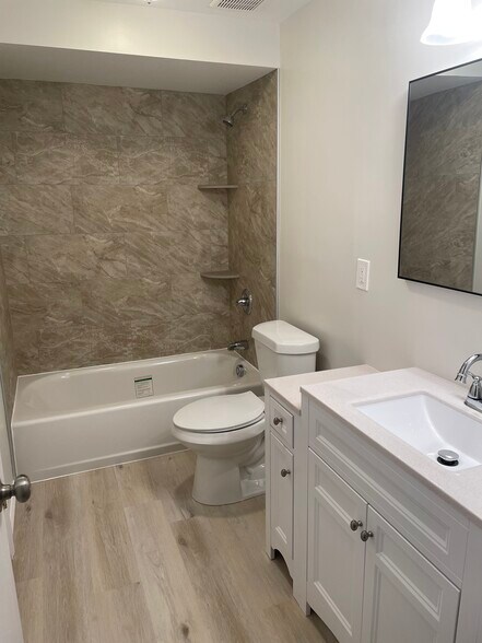 Building Photo - 329 Bellford Ct