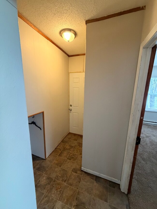 Building Photo - 424 4th St S