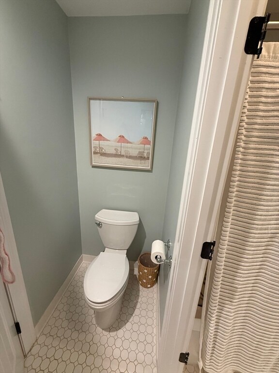 Building Photo - 394 W 2nd St