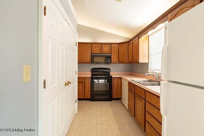 Building Photo - 2112 Maryland Ave