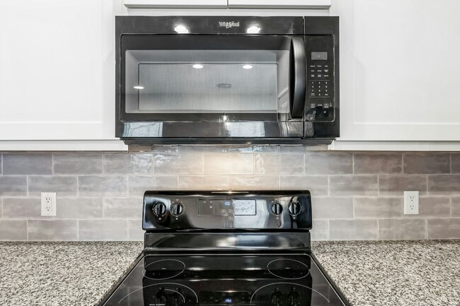 Building Photo - 203 Peruna Dr