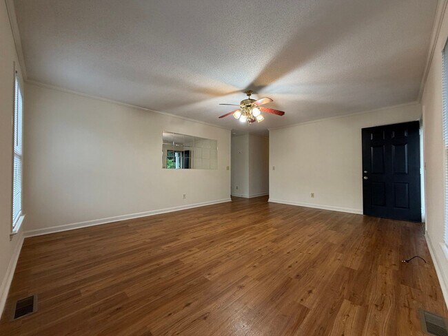 Building Photo - 525 S Williamson Ave