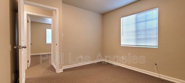 Building Photo - 10314 San Pedro St