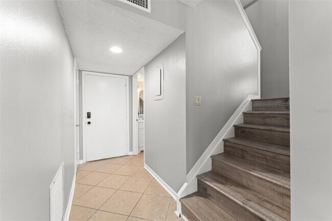 Building Photo - 6021 Windhover Dr