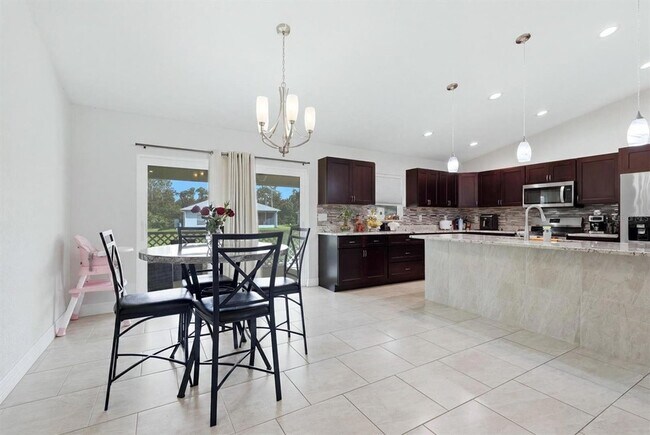 Building Photo - 1458 Richbriar Dr