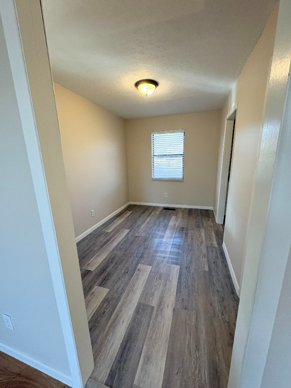 Building Photo - 412 Meadowview Ln