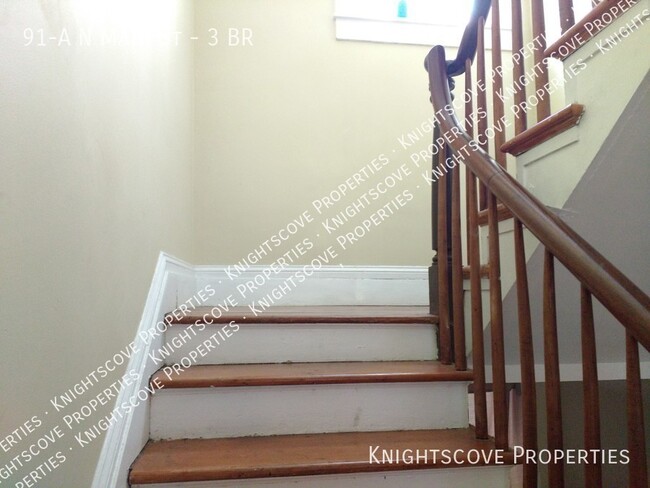 Building Photo - Beautiful, large historic home with origin...