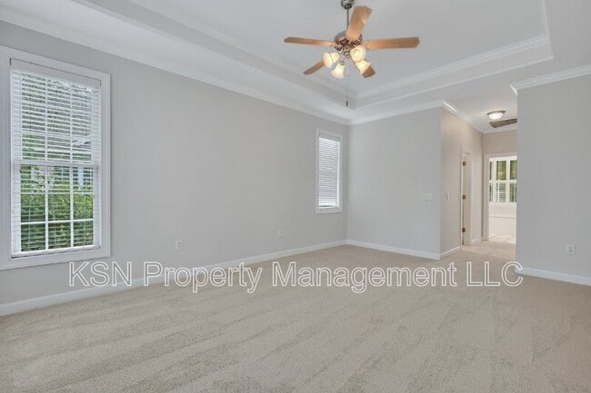 Building Photo - 5 Southernwood Pl