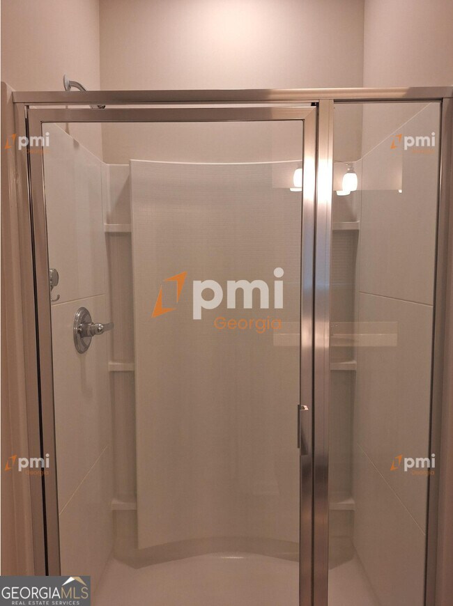 Building Photo - 3658 Madison St