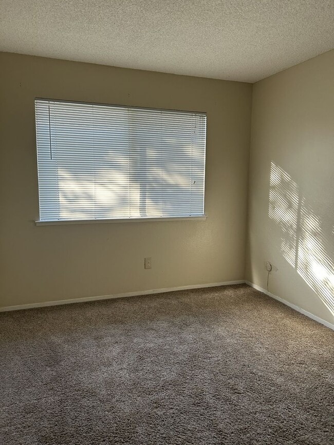 Building Photo - 4711 Hayford Way
