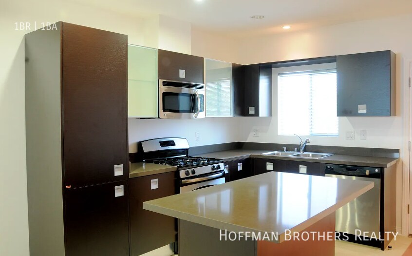 Building Photo - 9100 Whitworth Dr