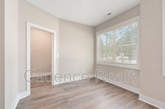Building Photo - 1709 Perimeter Lp