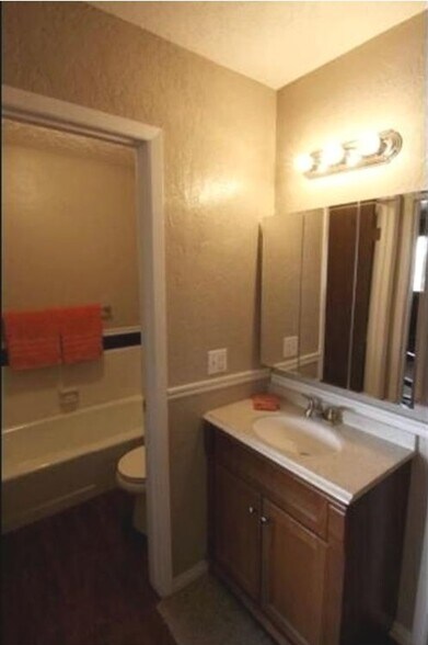 Building Photo - 529 E 200 N