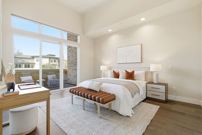 Building Photo - Gorgeous & Modern Los Altos Condo