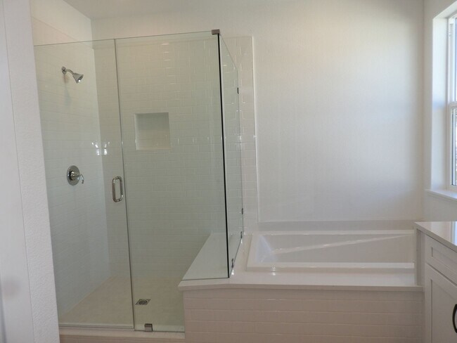 Building Photo - Brand New Smart Home in Granite Bay Beauty With Solar!!