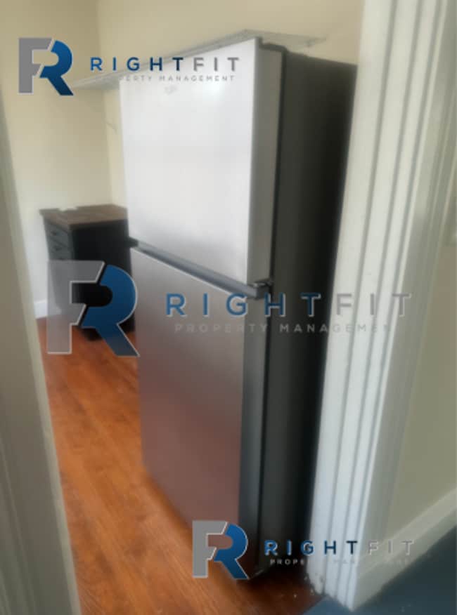 Building Photo - Freshly Renovated Home in Miamisburg