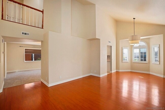 Building Photo - 4 Bed/2.5 Bath Home in Poway. Open Floor Plan, AC/Heat, W/D + Laundry Room and 3 Car Garage!