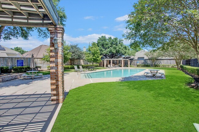 Building Photo - 6906 Afton Woods Dr