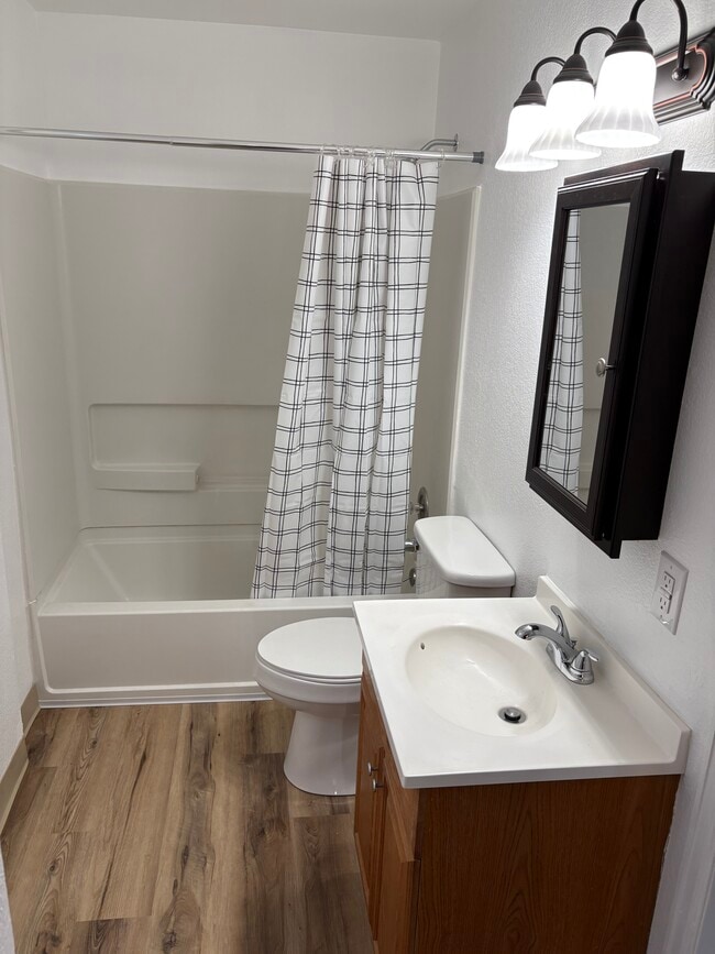 Building Photo - 301 W Abriendo Ave