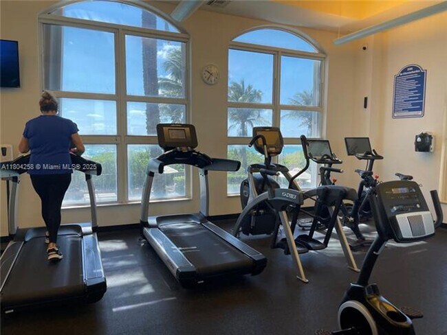 Building Photo - 2080 S Ocean Dr