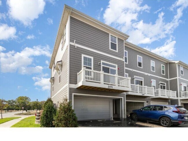 Building Photo - 2171 Yellowstone Blvd