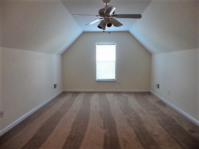 Building Photo - 823 Jennifer Ln