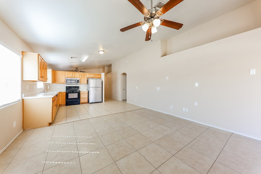 Building Photo - 3618 W Tina Ln