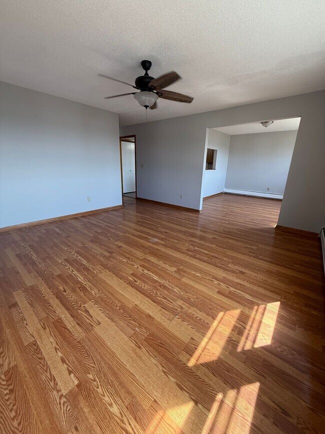 Building Photo - 66 Wynola Ave