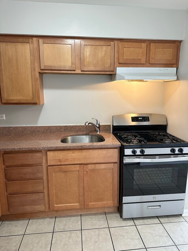 Building Photo - 8635 84th Ct