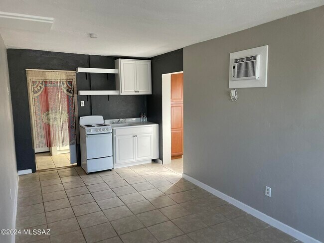 Building Photo - 2638 N Columbus Blvd