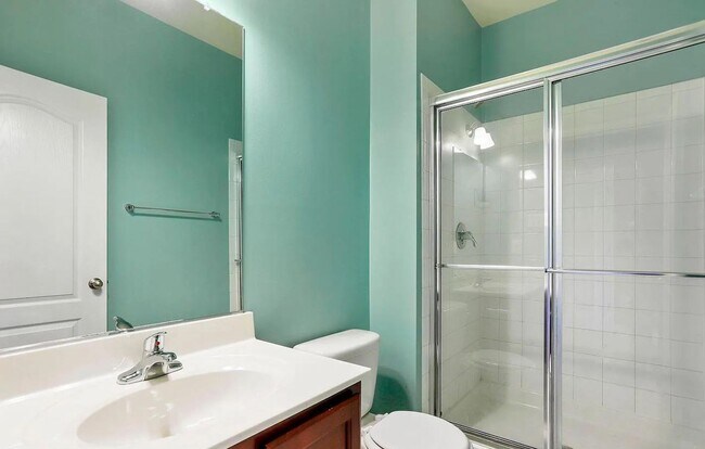 Building Photo - 3 Level END UNIT townhouse in Market Squar...