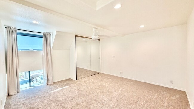 Building Photo - Beautiful Remodeled Upstairs Unit in Heart of Fallbrook with Laundry in Unit and Private Off-Stre...