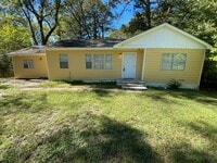 Building Photo - 2469 Belvedere Dr