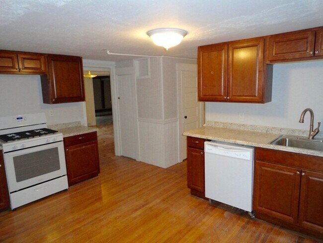 Building Photo - 57 Henry Ave