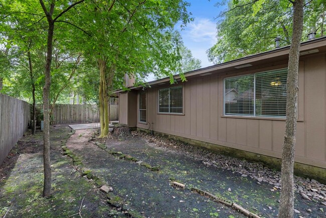 Building Photo - 10 W Broken Oak Ct