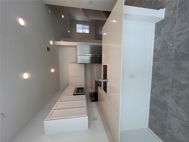 Building Photo - 2444 Skyline Lp