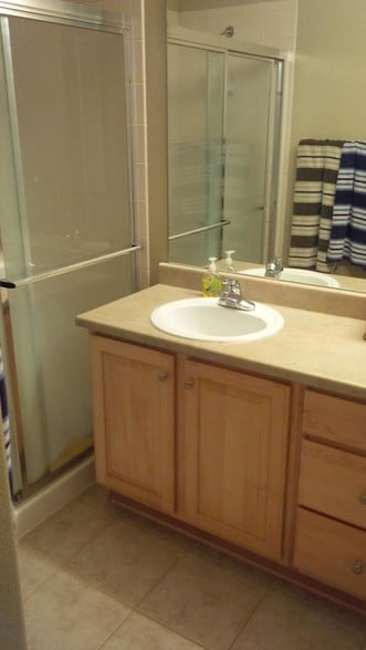 Master bath - 17926 E 104th Way