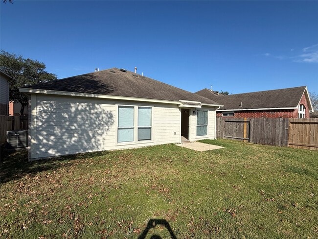 Building Photo - 2107 Castle Gardens Ln