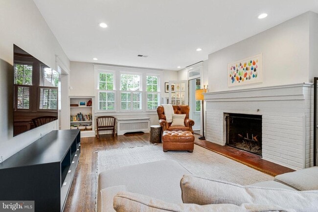 Building Photo - 3921 Harrison St NW