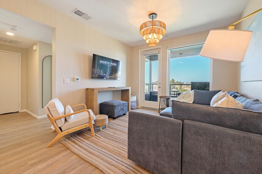 Building Photo - 4325 Ohio St