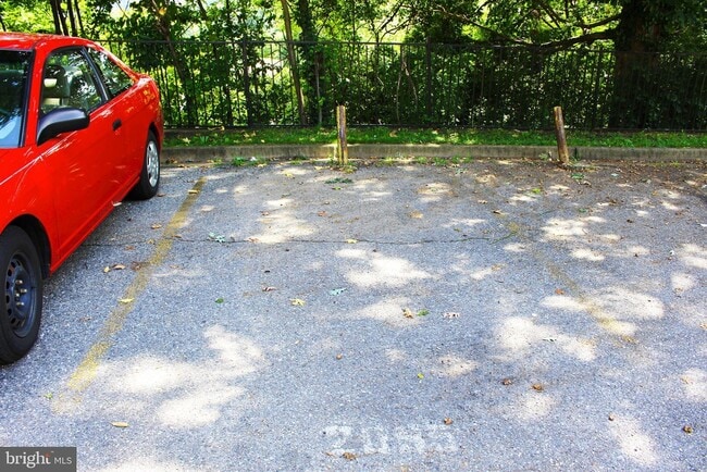 Building Photo - 2055 S Lincoln St