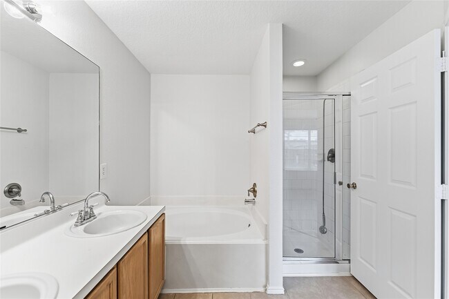 Building Photo - 21219 Somerset Park Ln